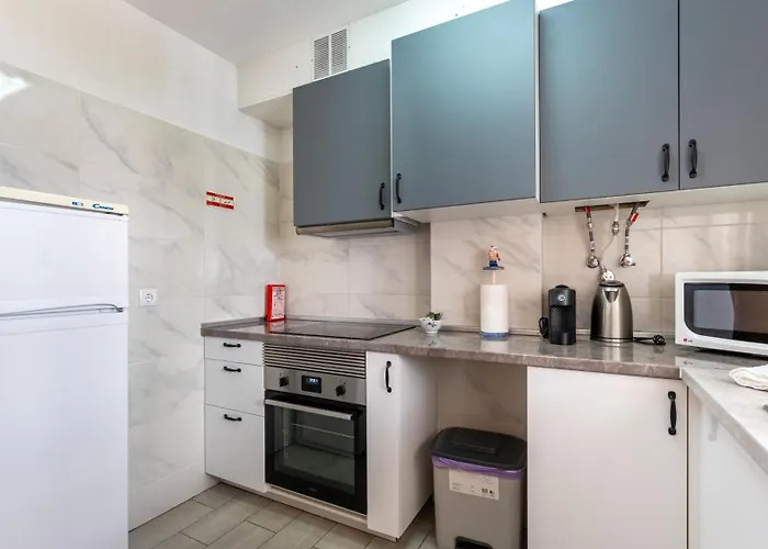 Appartement Typical T2 In W/ Balcony By Lovelystay