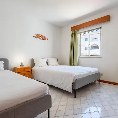 Apartamento Typical T2 In W/ Balcony By Lovelystay