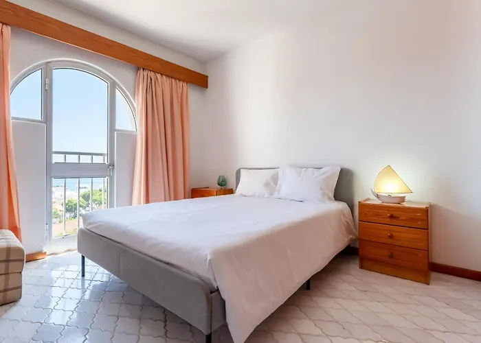 Apartment Typical T2 In W/ Balcony By Lovelystay Albufeira