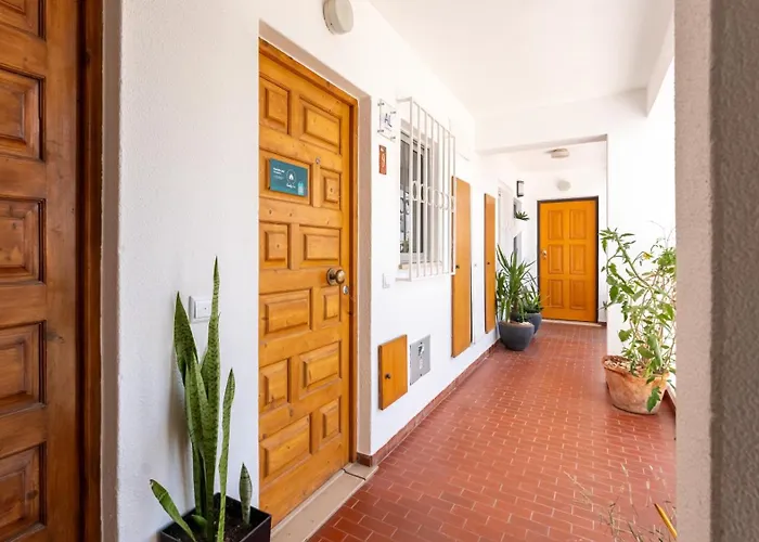 Appartamento Typical T2 In W/ Balcony By Lovelystay