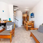 Typical T2 In W/ Balcony By Lovelystay