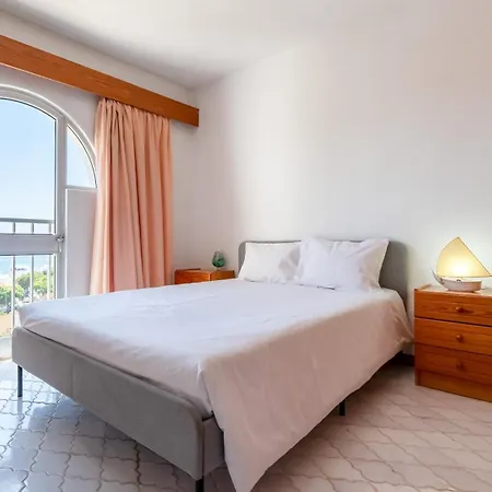 Apartamento Typical T2 In W/ Balcony By Lovelystay Albufeira