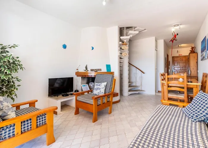 Apartamento Typical T2 In W/ Balcony By Lovelystay *