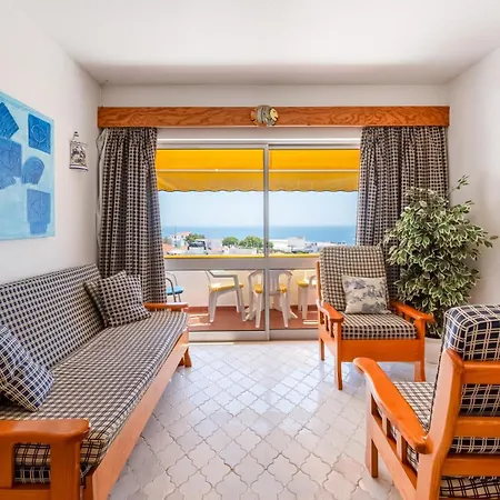 Typical T2 In W/ Balcony By Lovelystay Αλμπουφέιρα